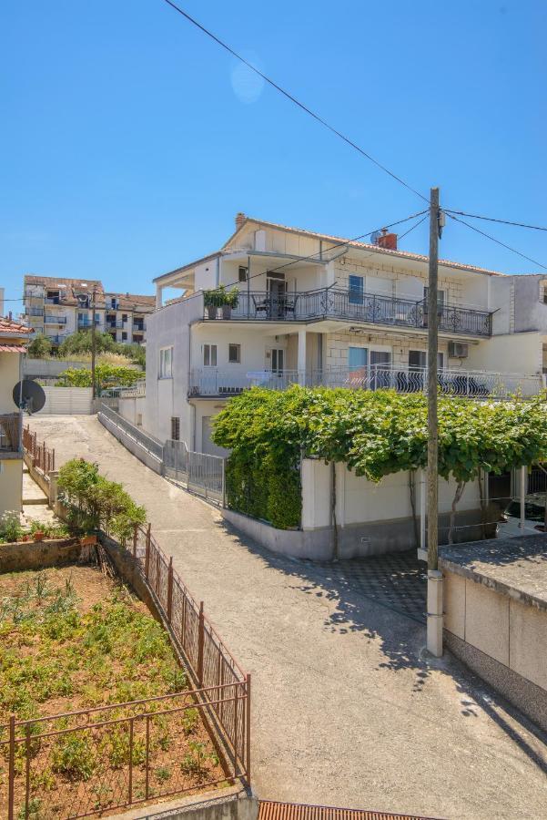 Apartments Tonka Trogir Luaran gambar