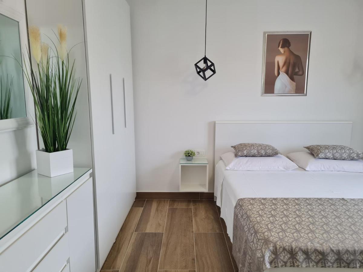 Apartments Tonka Trogir Luaran gambar